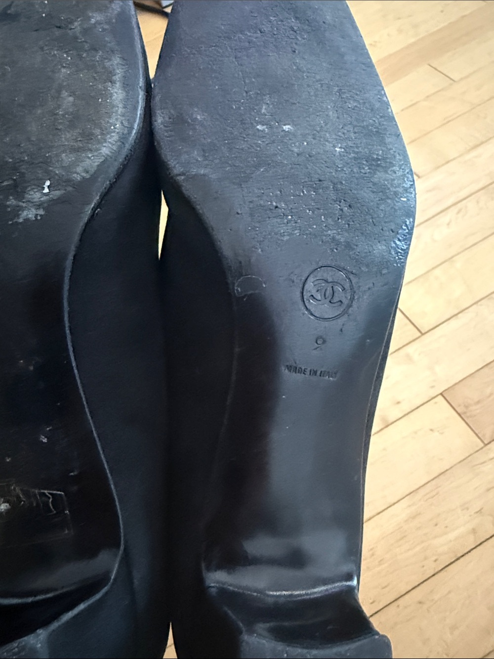 CHANEL Black Suede Logo Cap Toe Flats size 8.5 - Picture 7 of 10